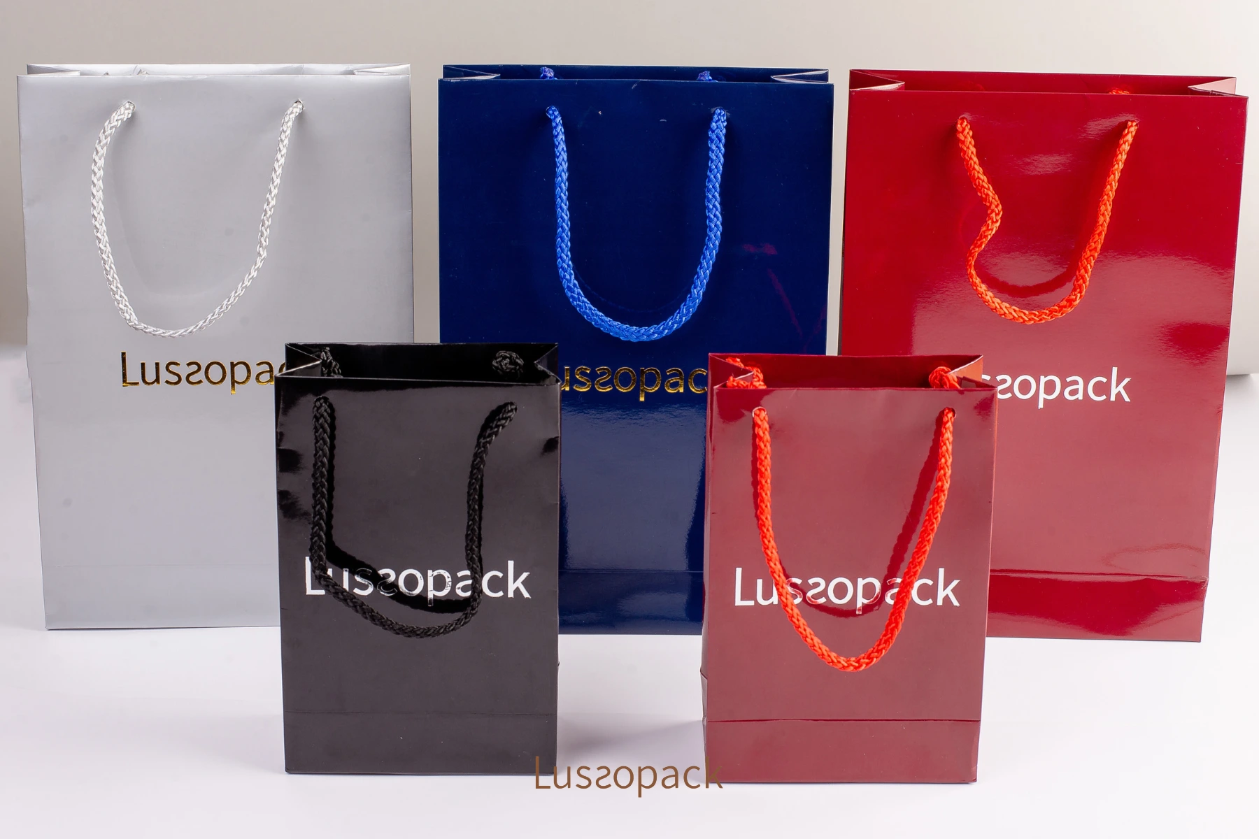 /images/packagingBlogUpdate/paperBagsVsPlasticBags/paperBagsVsPlasticBags07.webp